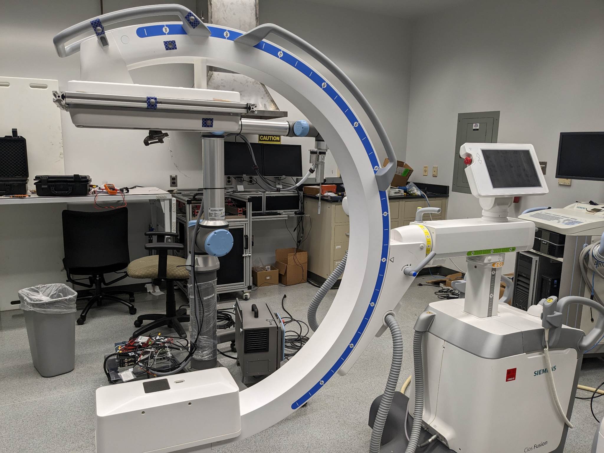 C-arm system with flat detector